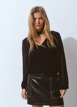 Brownie Camisas Y Blusas*Blusa detalle choker Negro