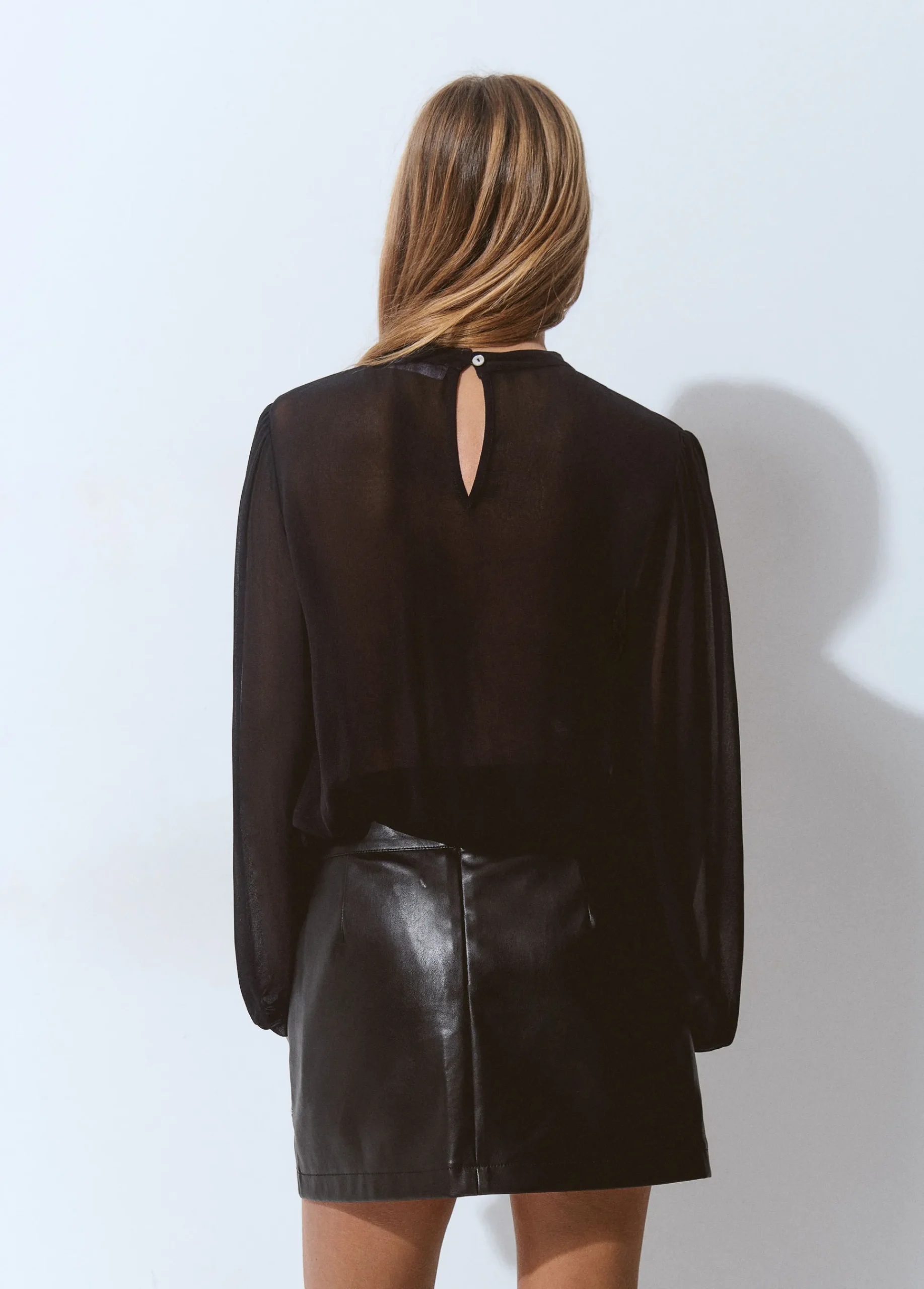 Brownie Camisas Y Blusas*Blusa detalle choker Negro