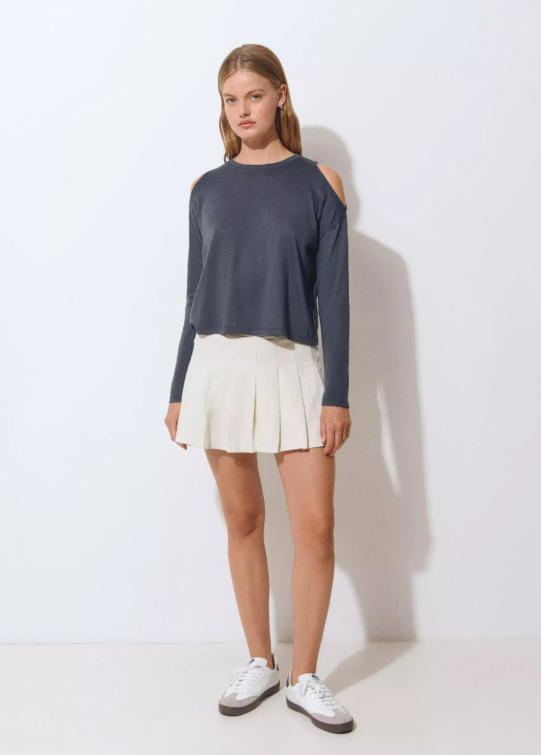 Brownie Camisetas Y Tops*Camiseta cut-out hombro Grisoscuro