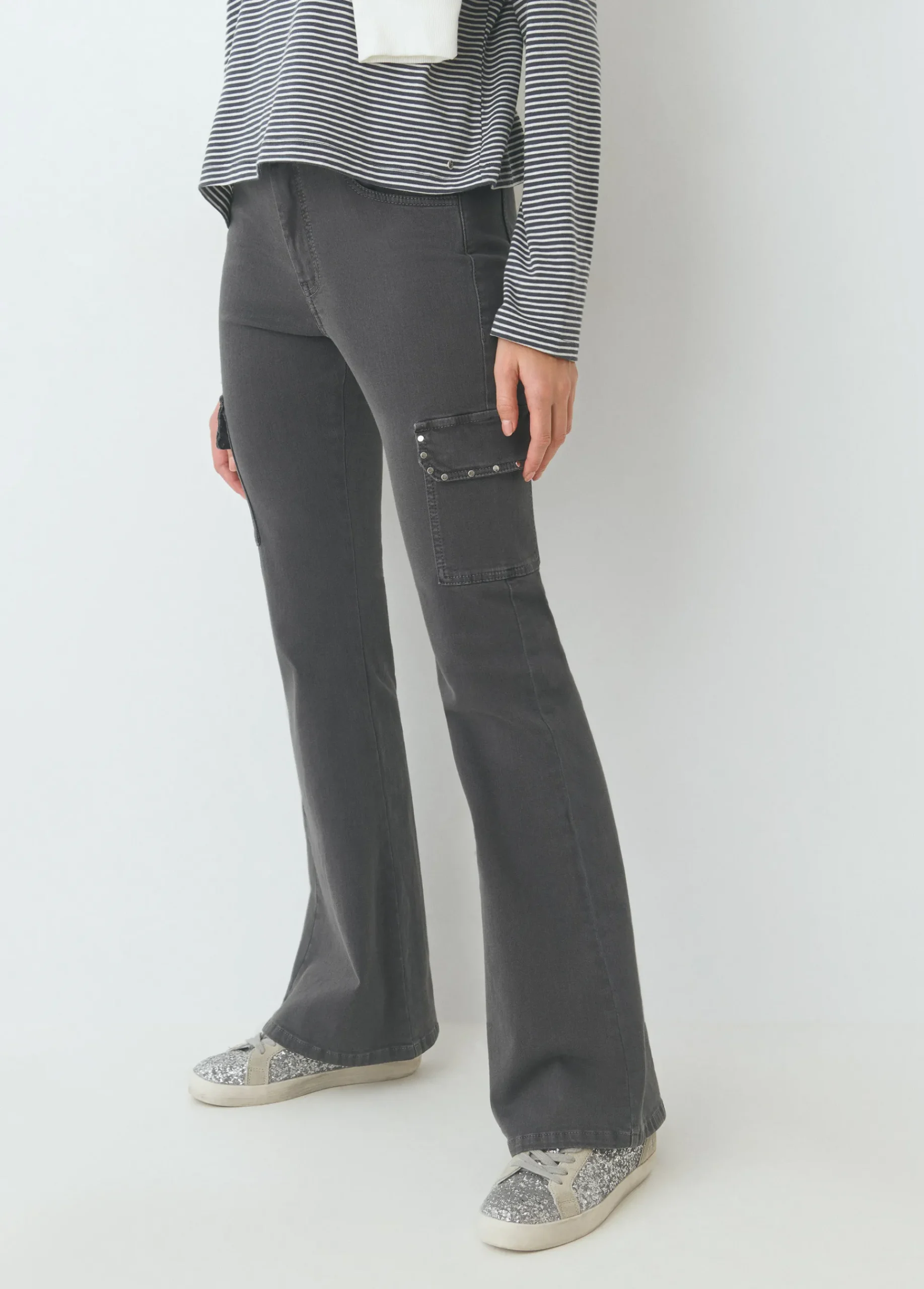 Brownie Pantalones*Pantalón campana cargo tachas Antracita