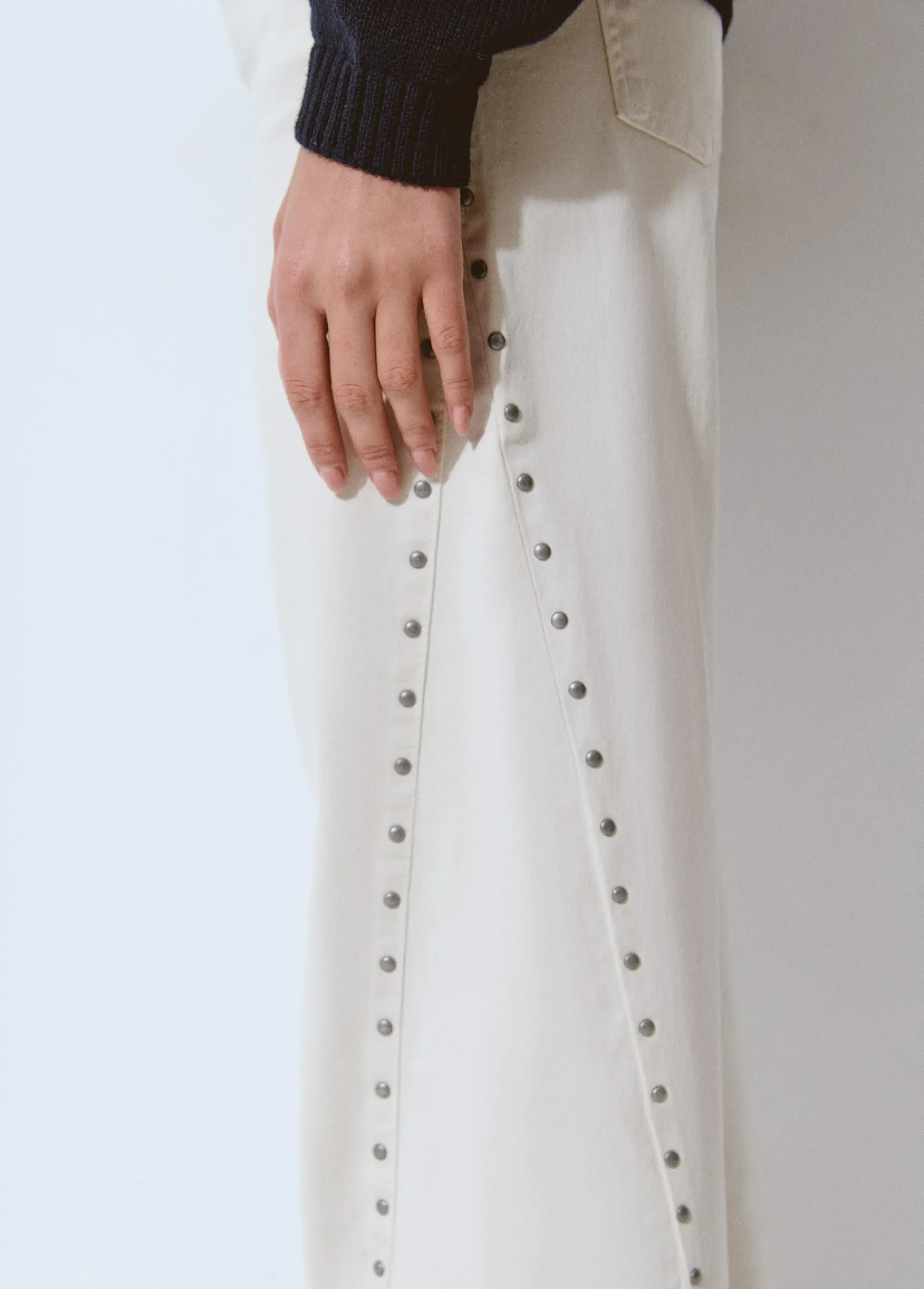 Brownie Pantalones*Pantalón corte lateral tachas Crudo