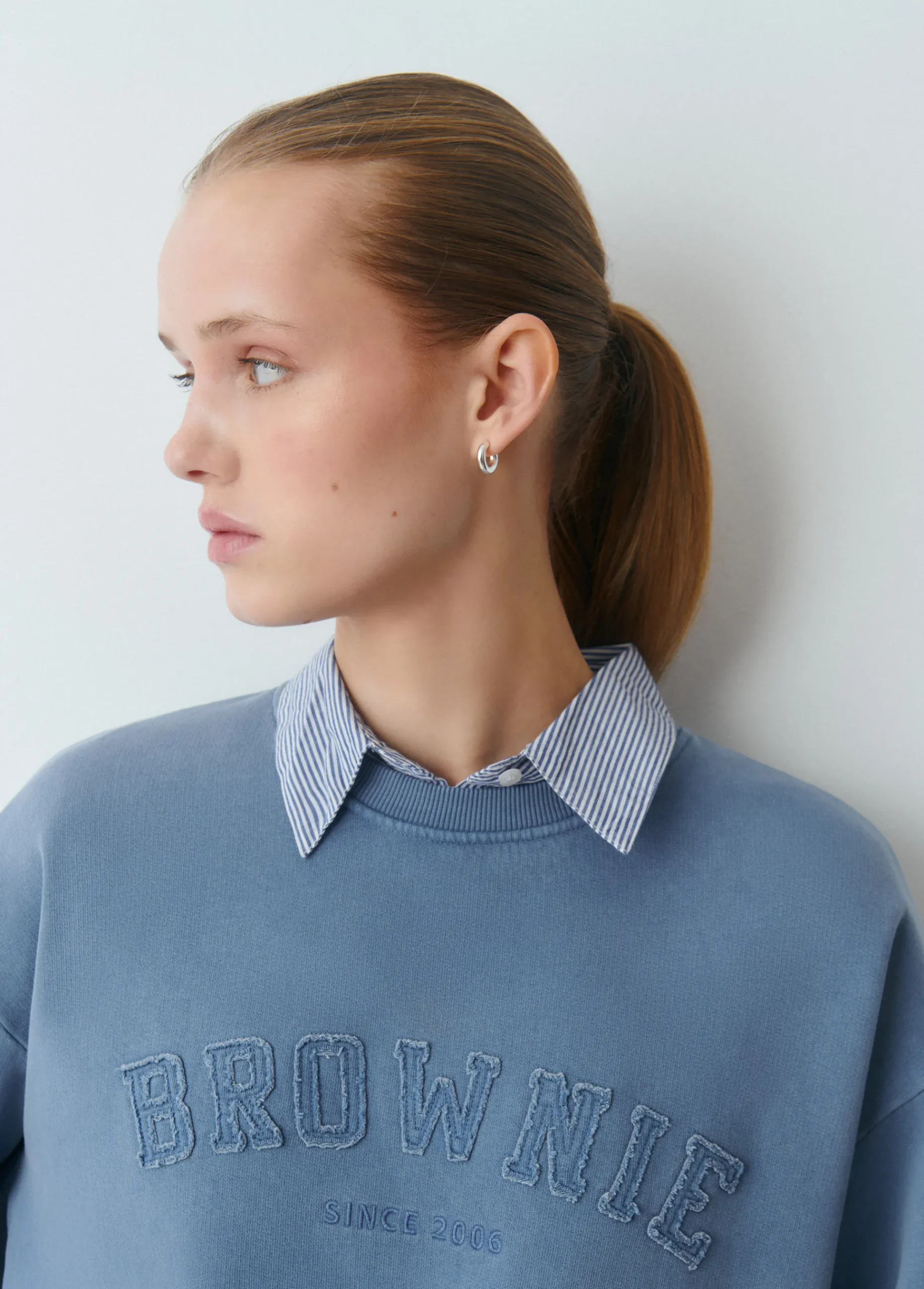 Brownie Sudaderas*Sudadera texto desflecado Azul
